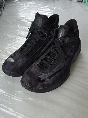 Nike Men's Black Basketball Shoes